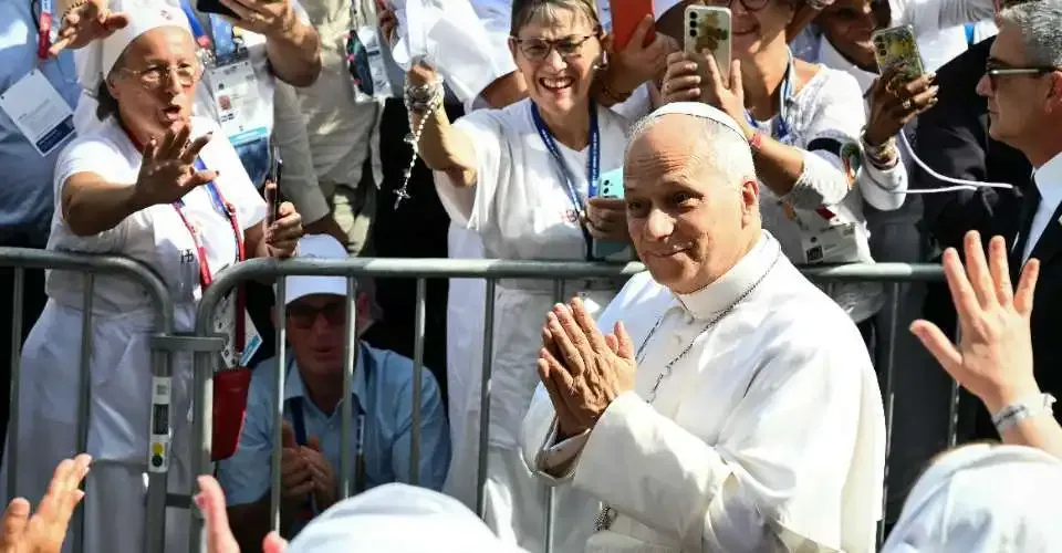 France trip showed miracle of rebirth is possible after tragedy: pope