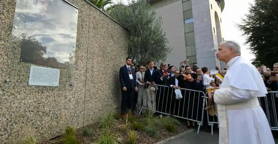 At Lourdes, Pope Leo holds private meeting with abuse survivors